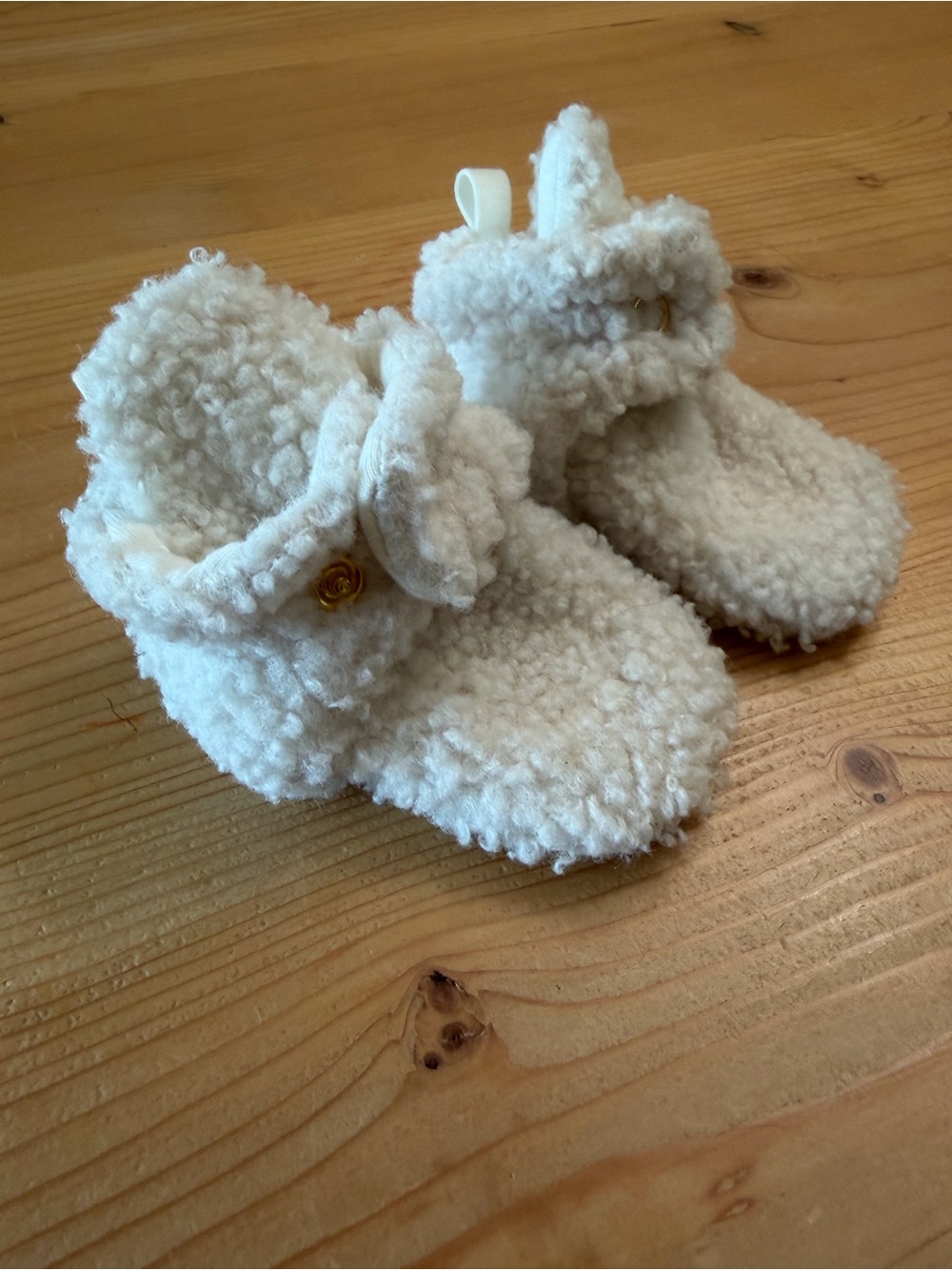Robeez Sherpa Baby Booties - Cream